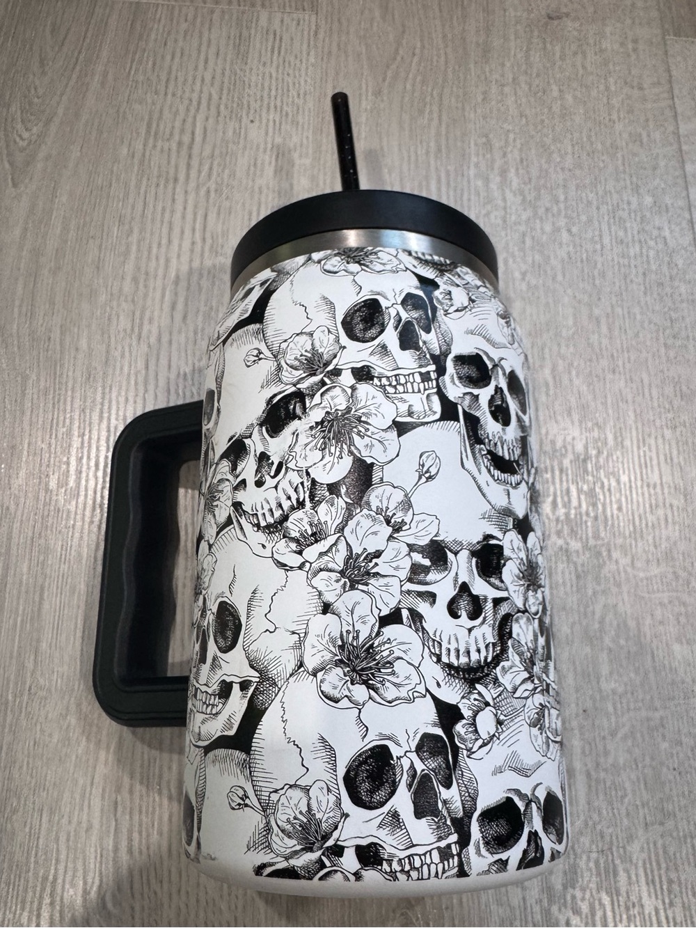 EUC Hydrapeak | Skull + Flowers Artisan Collection | Quench Tumbler | 50oz
